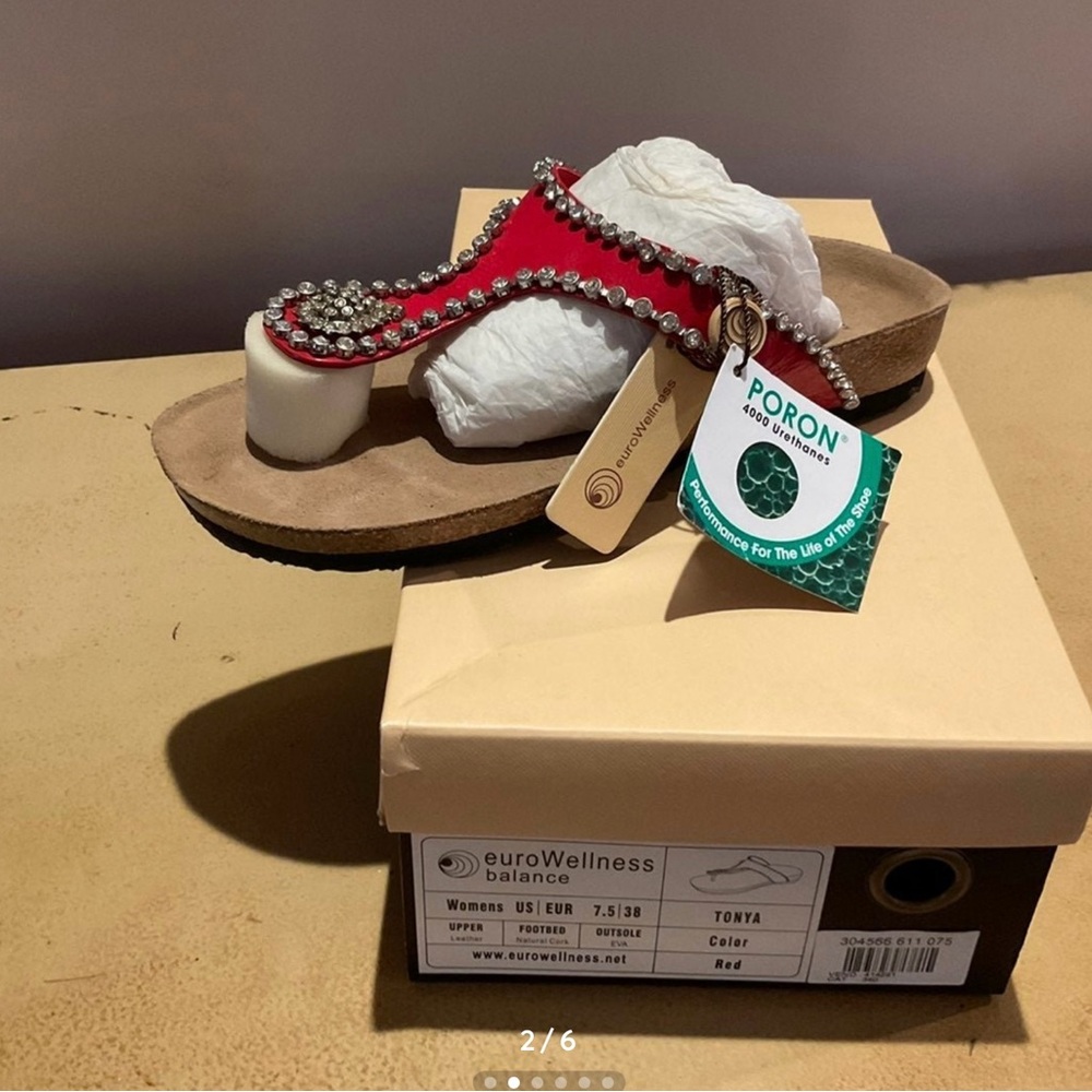 NWT/NWB EuroWellness Leather Bling Sandals